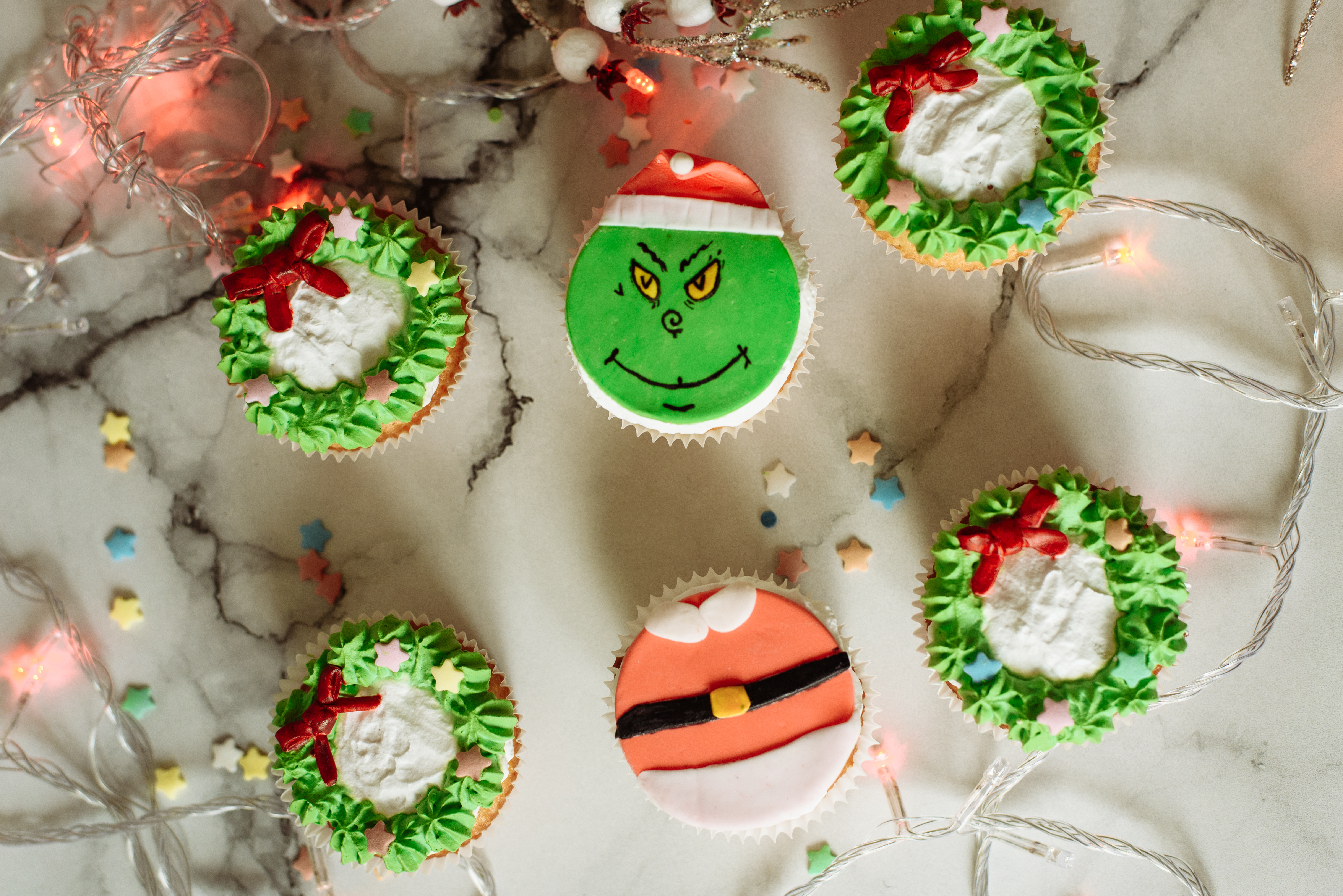 Samara Russia 7 10 2019 Christmas Cupcakes Decorated With Cream And Made In The Form Of A Grinch Who Stole Christmas Prsa Pittsburgh